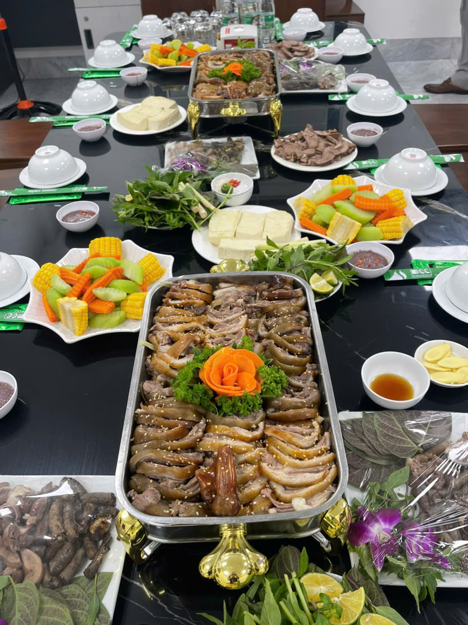 Tiệc cầy hương các món